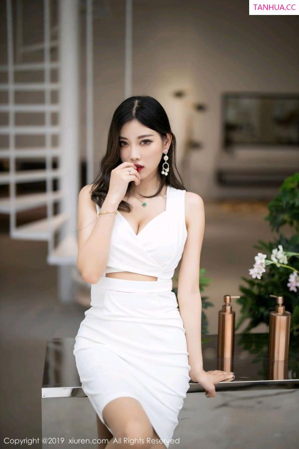 杨晨晨 sugar小甜心CC [XIUREN]高清写真图 2019.09.24 杨晨晨sugar第13张图片